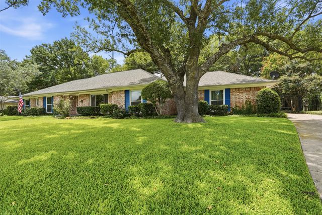 4328 Winding Way, Benbrook, TX 76126