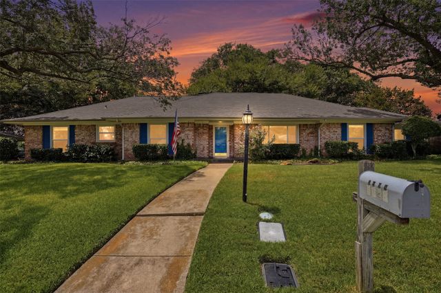 4328 Winding Way, Benbrook, TX 76126