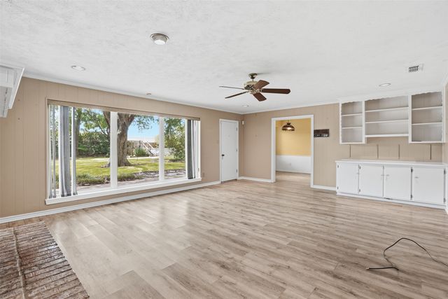 4328 Winding Way, Benbrook, TX 76126