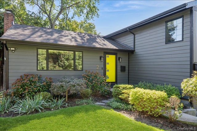 2 Cornwall Lane, Port Washington, NY 11050