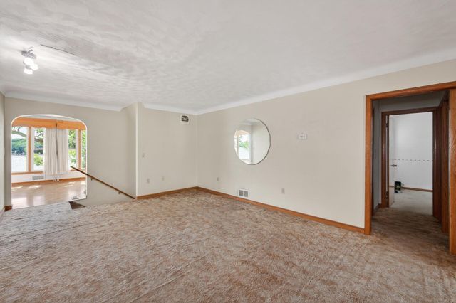 450 W Horseshoe Drive, Shoreview, MN 55126
