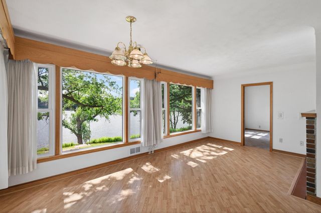 450 W Horseshoe Drive, Shoreview, MN 55126
