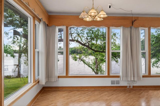 450 W Horseshoe Drive, Shoreview, MN 55126