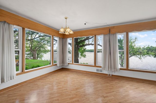 450 W Horseshoe Drive, Shoreview, MN 55126