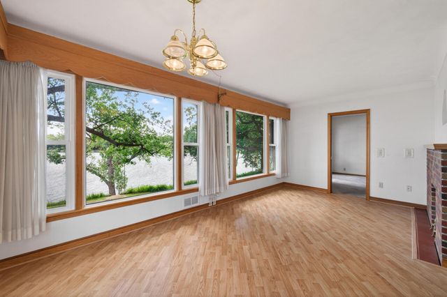 450 W Horseshoe Drive, Shoreview, MN 55126