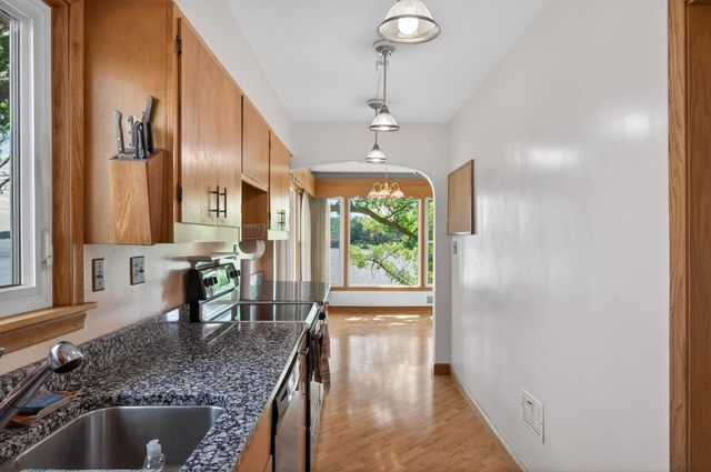450 W Horseshoe Drive, Shoreview, MN 55126