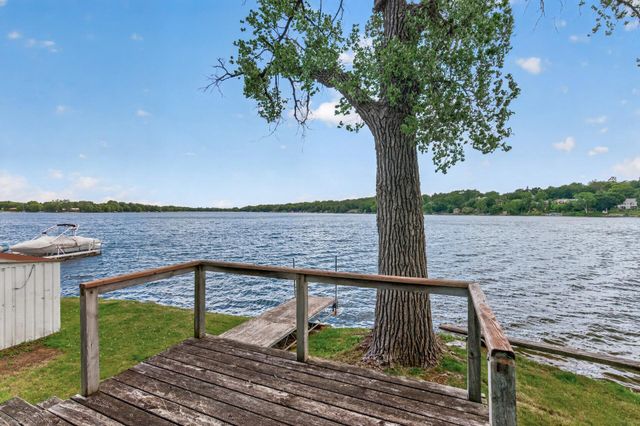 450 W Horseshoe Drive, Shoreview, MN 55126