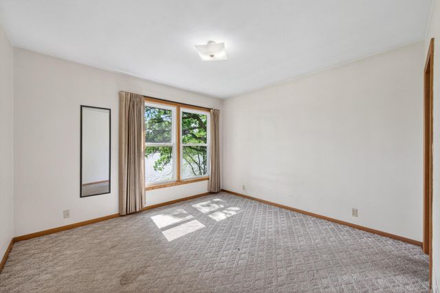 450 W Horseshoe Drive, Shoreview, MN 55126