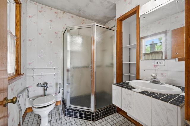 450 W Horseshoe Drive, Shoreview, MN 55126