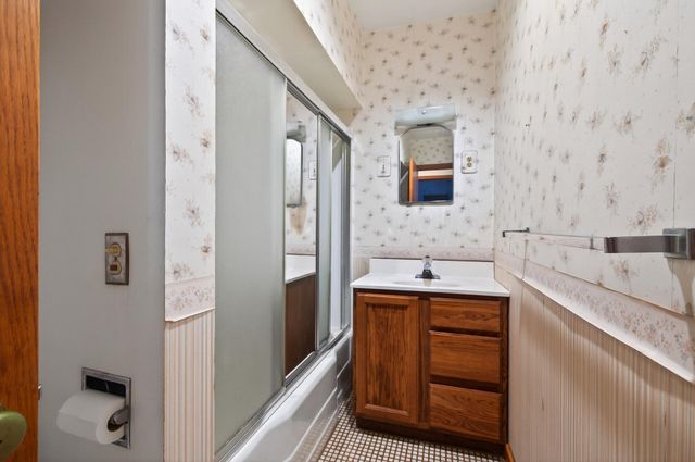 450 W Horseshoe Drive, Shoreview, MN 55126