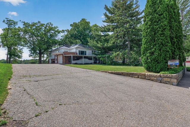 450 W Horseshoe Drive, Shoreview, MN 55126