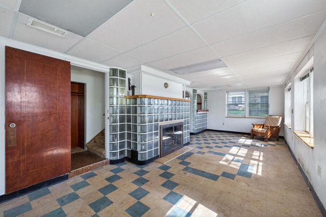 450 W Horseshoe Drive, Shoreview, MN 55126