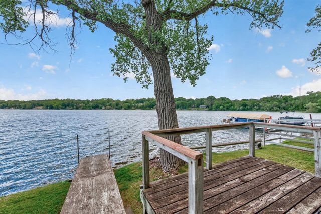 450 W Horseshoe Drive, Shoreview, MN 55126