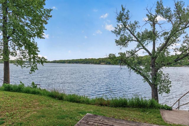 450 W Horseshoe Drive, Shoreview, MN 55126