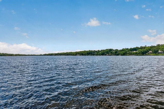 450 W Horseshoe Drive, Shoreview, MN 55126