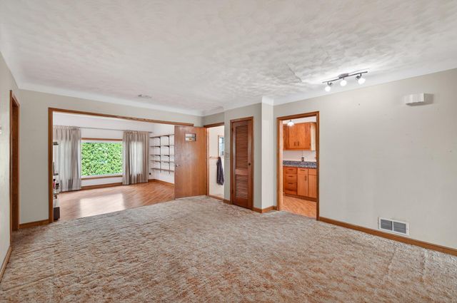 450 W Horseshoe Drive, Shoreview, MN 55126