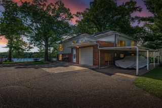 450 W Horseshoe Drive, Shoreview, MN 55126
