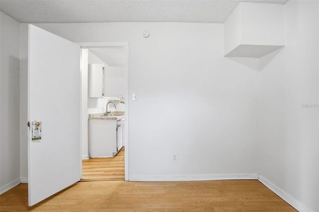 1510 E NAVAJO AVENUE, Tampa, FL 33612