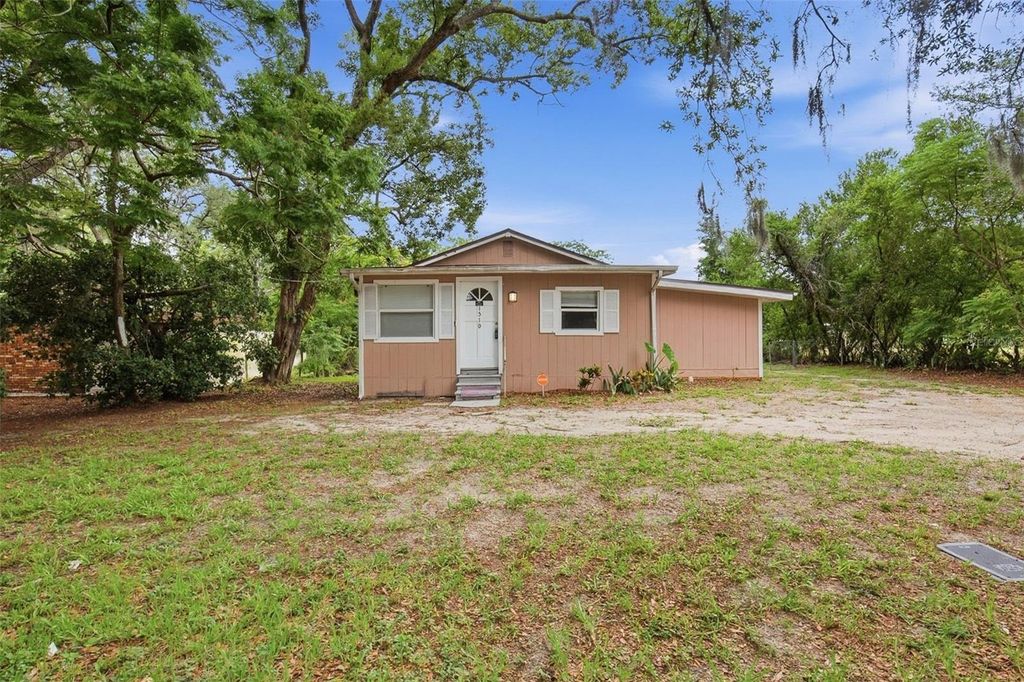1510 E NAVAJO AVENUE, Tampa, FL 33612