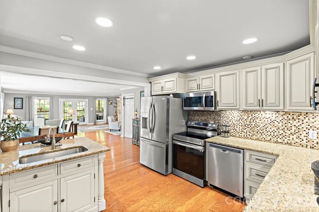 138 Wyanoke Avenue, Charlotte, NC 28205