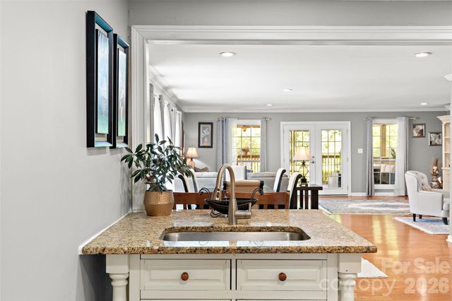 138 Wyanoke Avenue, Charlotte, NC 28205
