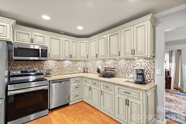 138 Wyanoke Avenue, Charlotte, NC 28205