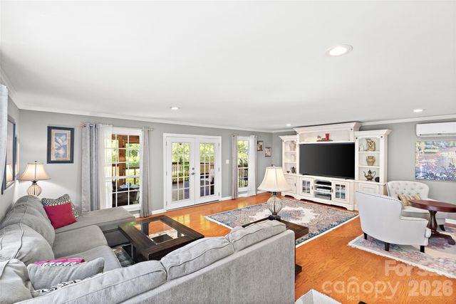 138 Wyanoke Avenue, Charlotte, NC 28205