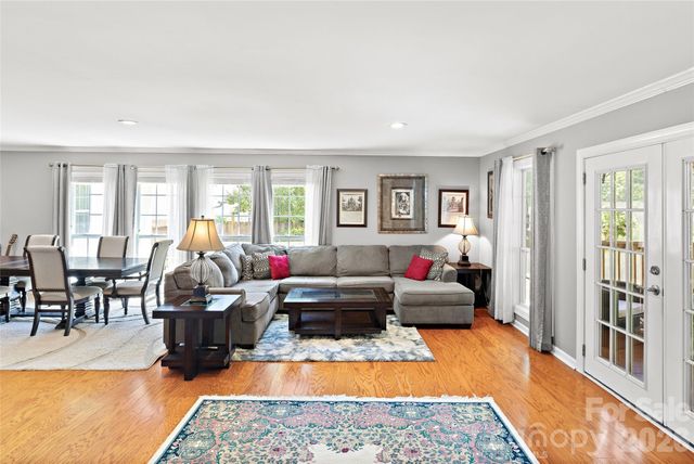 138 Wyanoke Avenue, Charlotte, NC 28205