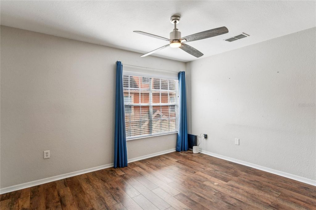 Image 15 of property listing at 9730 LAKE CHASE ISLAND WAY 9730, Tampa, FL 33626