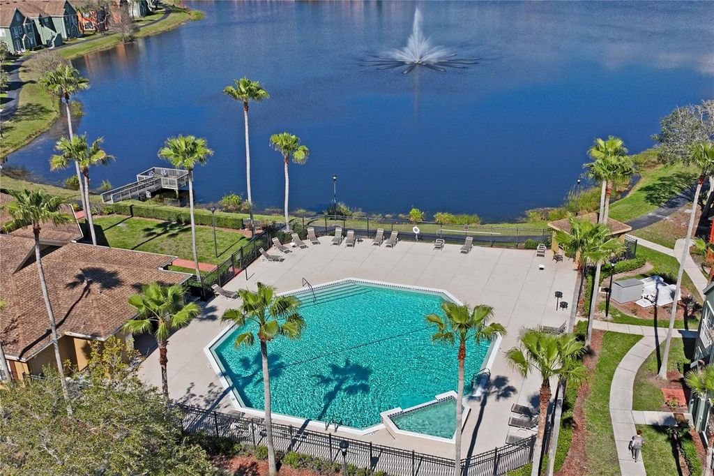 Image 39 of property listing at 9730 LAKE CHASE ISLAND WAY 9730, Tampa, FL 33626