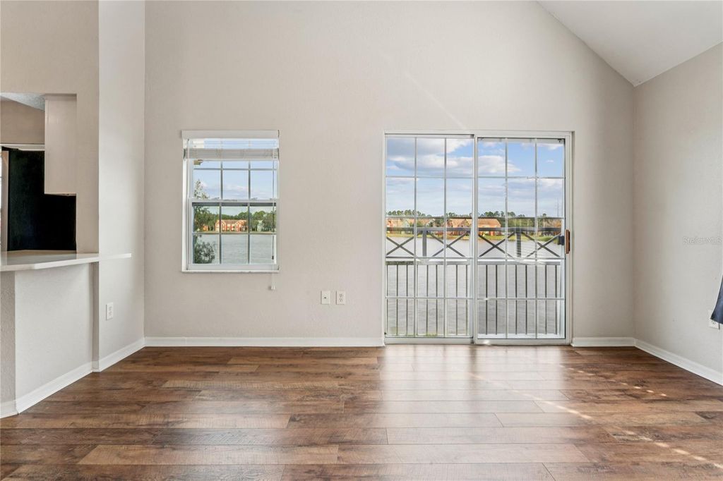 Image 8 of property listing at 9730 LAKE CHASE ISLAND WAY 9730, Tampa, FL 33626