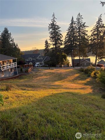 10142 Steamboat Island Road NW, Olympia, WA 98502