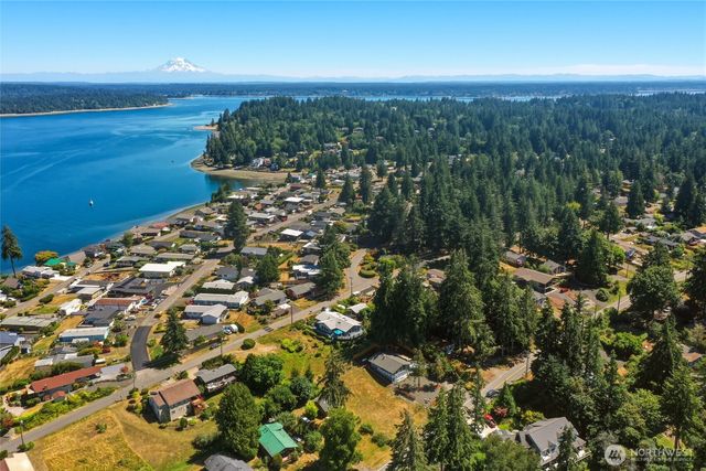10142 Steamboat Island Road NW, Olympia, WA 98502