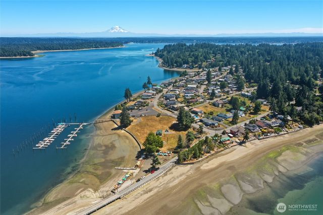 10142 Steamboat Island Road NW, Olympia, WA 98502