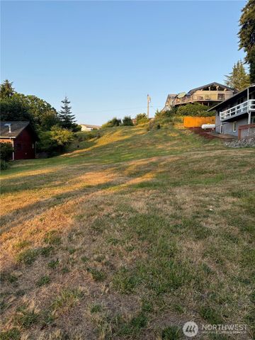 10142 Steamboat Island Road NW, Olympia, WA 98502