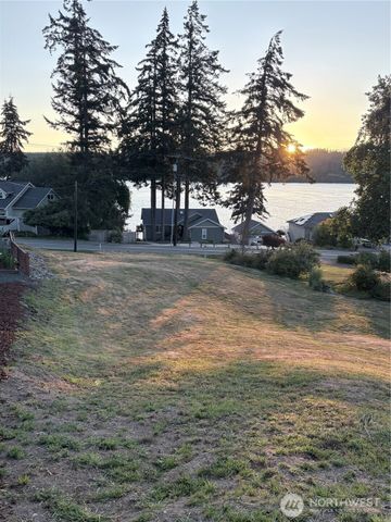 10142 Steamboat Island Road NW, Olympia, WA 98502