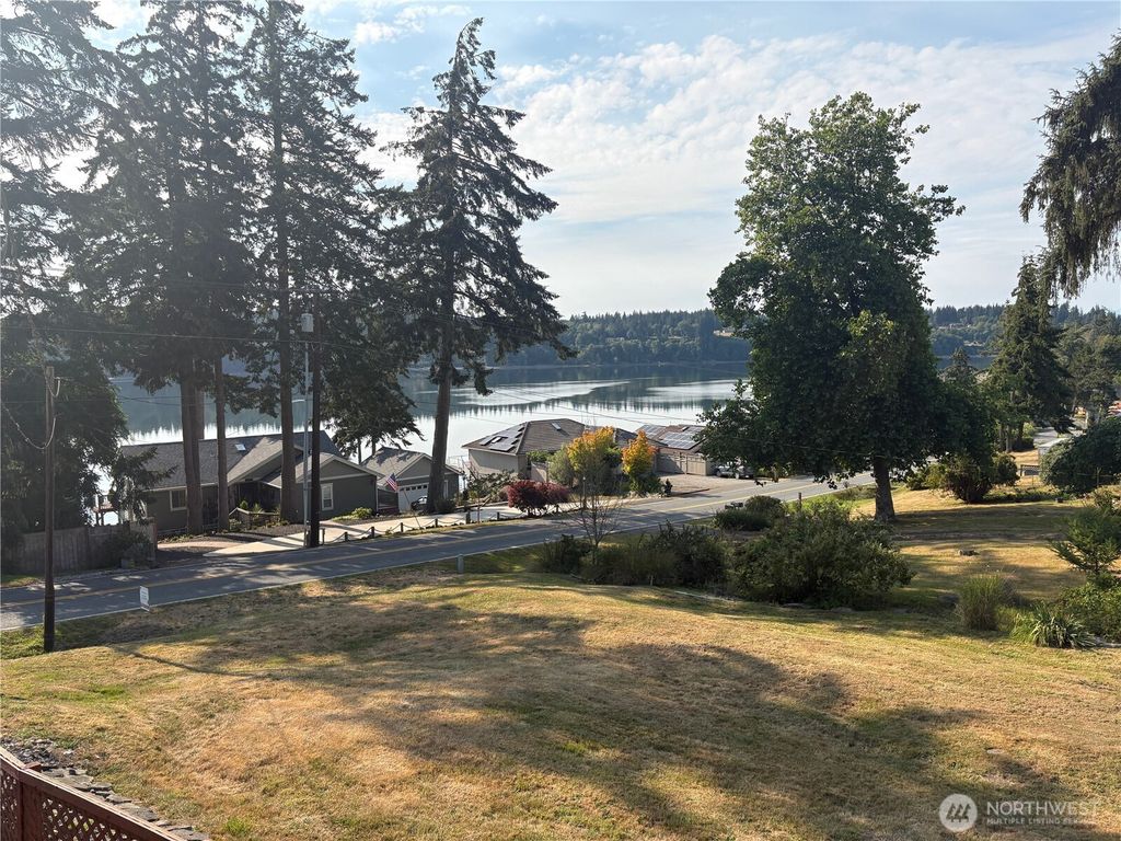 10142 Steamboat Island Road NW, Olympia, WA 98502