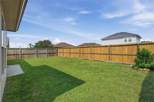 1014 Imperial St, Portland, TX 78374