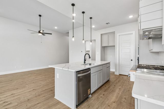 1019 Goldenrod Drive, Justin, TX 76247