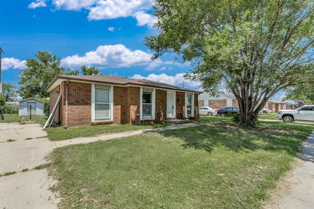 1602 E Catalina St, Wichita, KS 67216