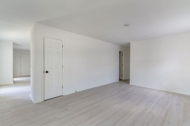 1602 E Catalina St, Wichita, KS 67216