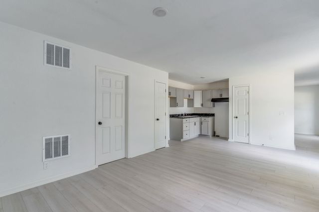 1602 E Catalina St, Wichita, KS 67216