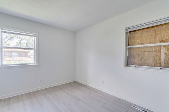 1602 E Catalina St, Wichita, KS 67216