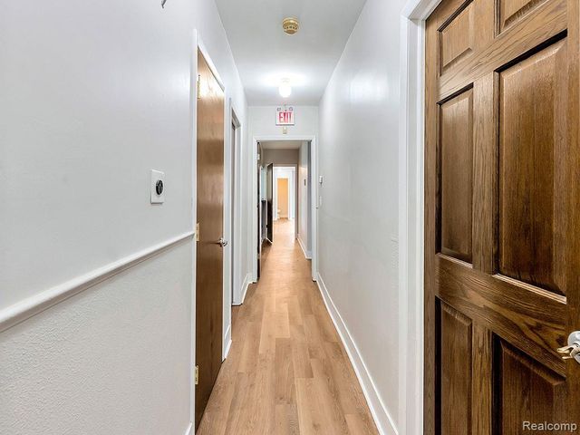 1678 S MERRIMAN Road, Westland, MI 48186
