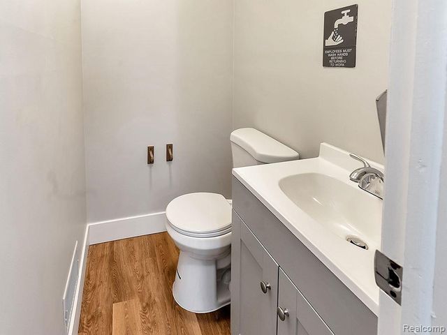 1678 S MERRIMAN Road, Westland, MI 48186