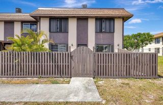 2110 Sherwood Forest Boulevard 24, West Palm Beach, FL 33415
