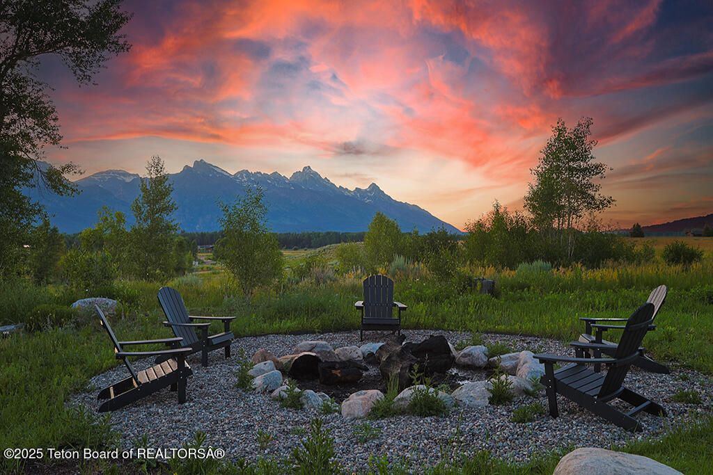 6625 N UPPER CASCADE Drive, Jackson, WY 83001 photo 3