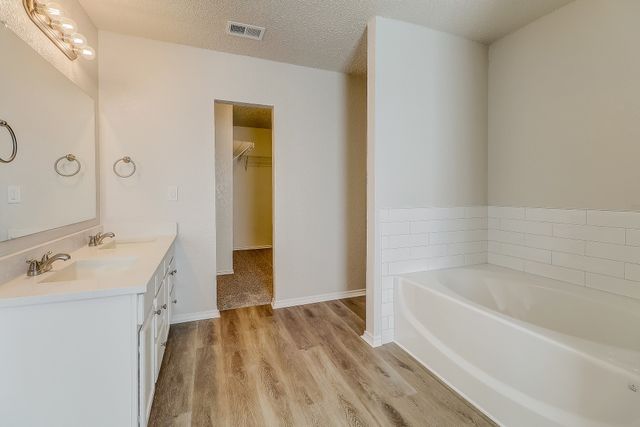 260 Ariel Lane, Wilmer, TX 75172