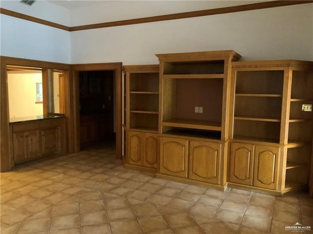 221 E Kiwi E Avenue, Mcallen, TX 78504