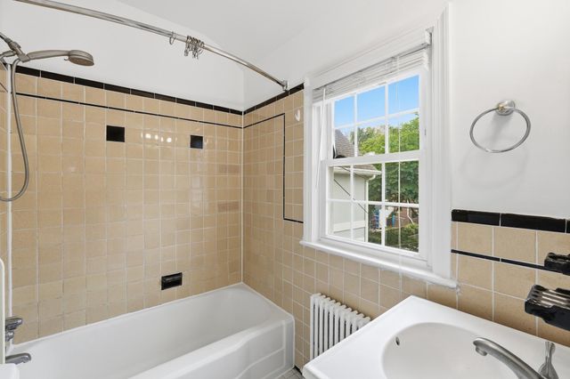 5326 42ND PL NW, Washington, DC 20015